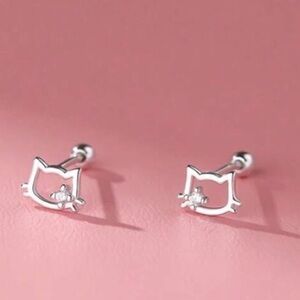1 Pair Of S925 Silver Cat Shaped Ear